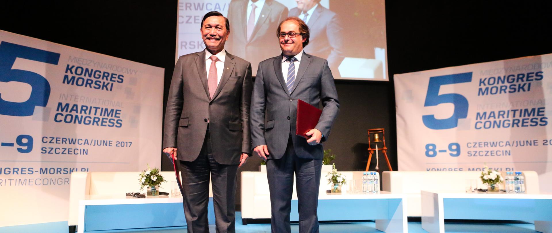 Na zdjęciu od lewej: Luhut Binsar Panjaitan - wicepremier Indonezji oraz minister koordynujący sprawy morskie oraz Marek Gróbarczyk - minister gospodarki morskiej i żeglugi śródlądowej
