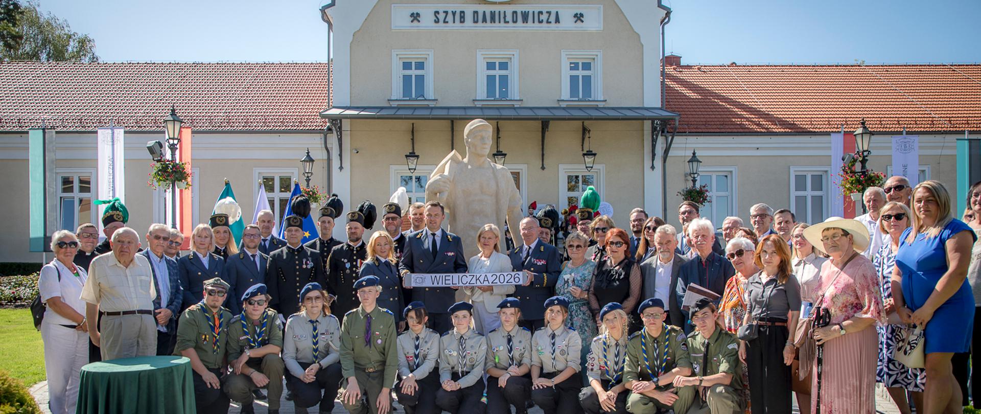 Pomnik Górnika w Wieliczce wraca do domu, fot. Tomasz Adamek