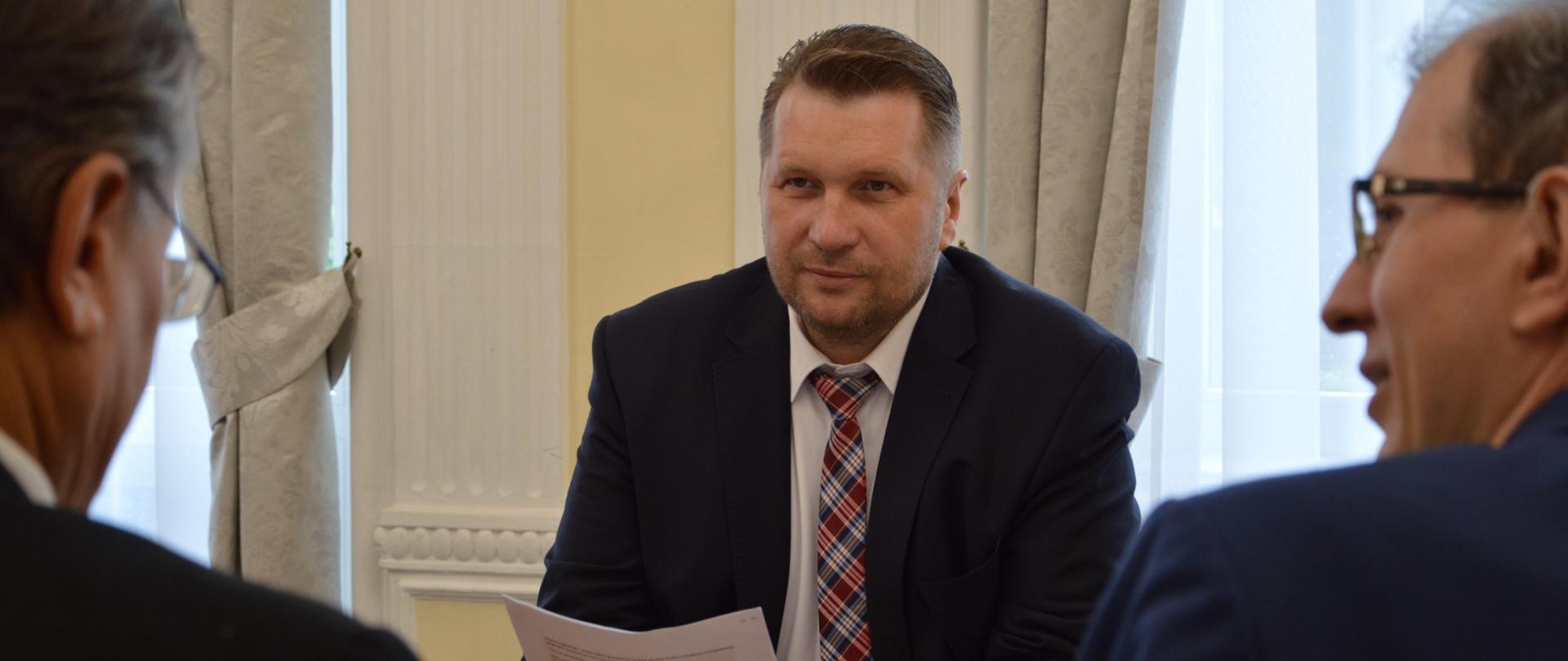 Spotkanie Ministra Edukacji i Nauki z przedstawicielami Instytutu Praw Głuchych