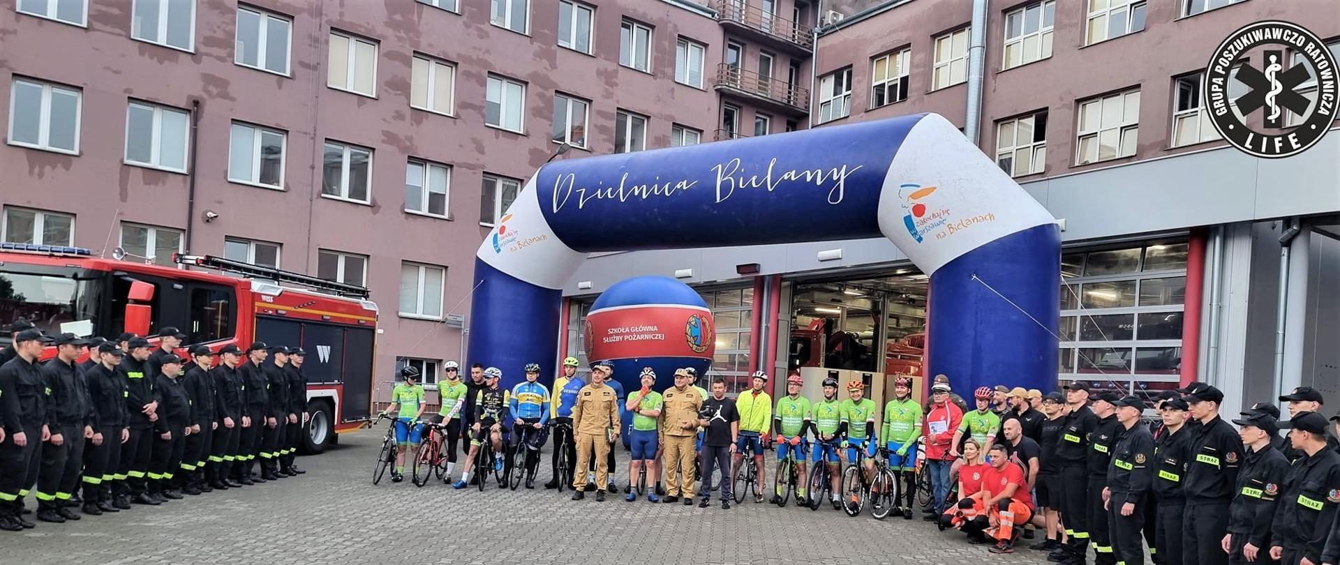 Zdjęcie przedstawia uczestników akcji.