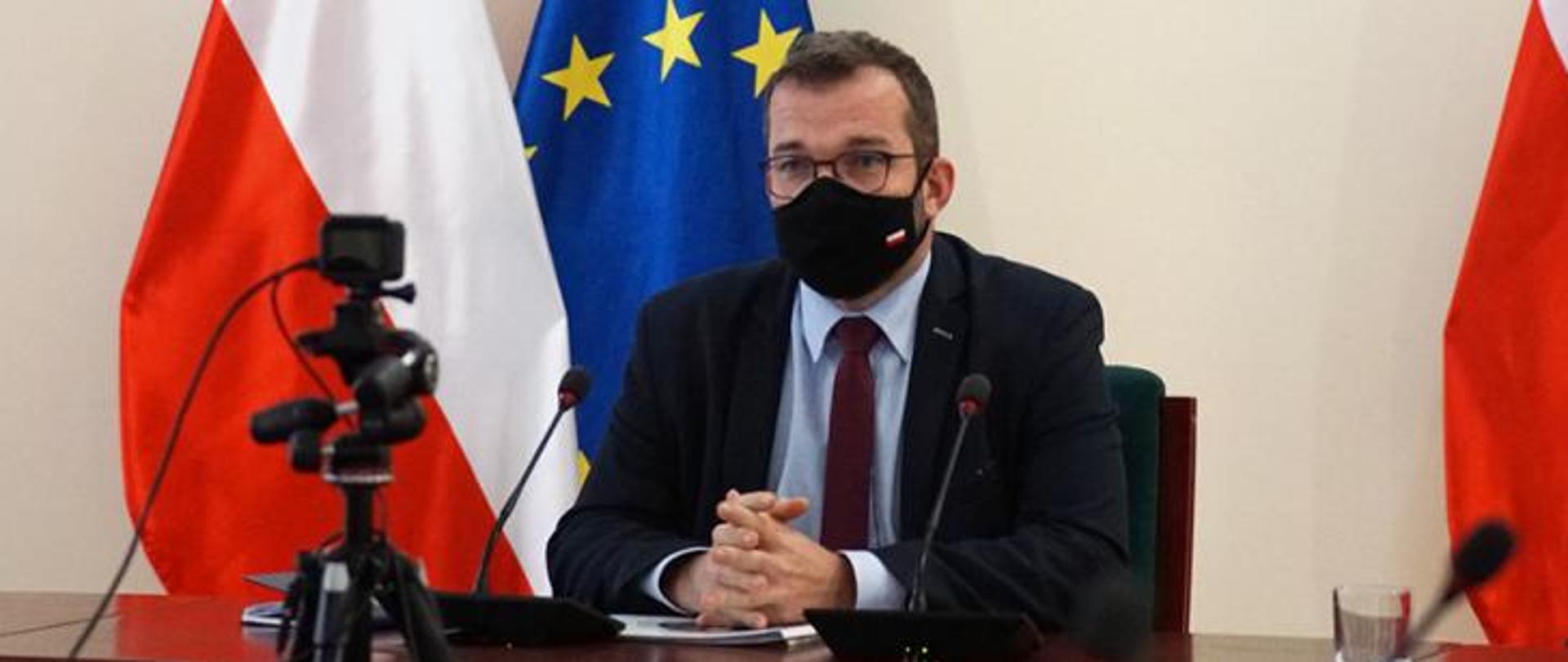 Minister Grzegorz Puda during the online conference