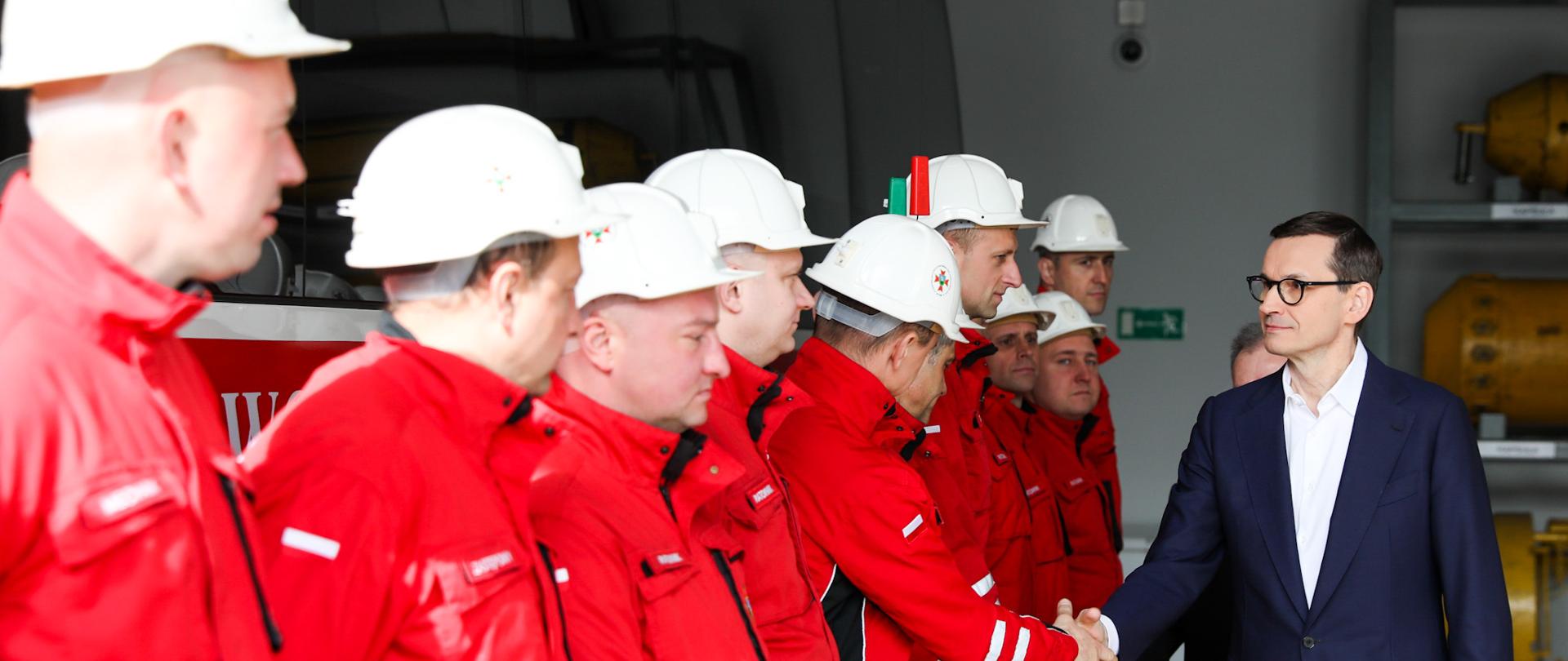 Premier Mateusz Morawiecki podczas wizyty w Centralnej Stacji Ratownictwa Górniczego