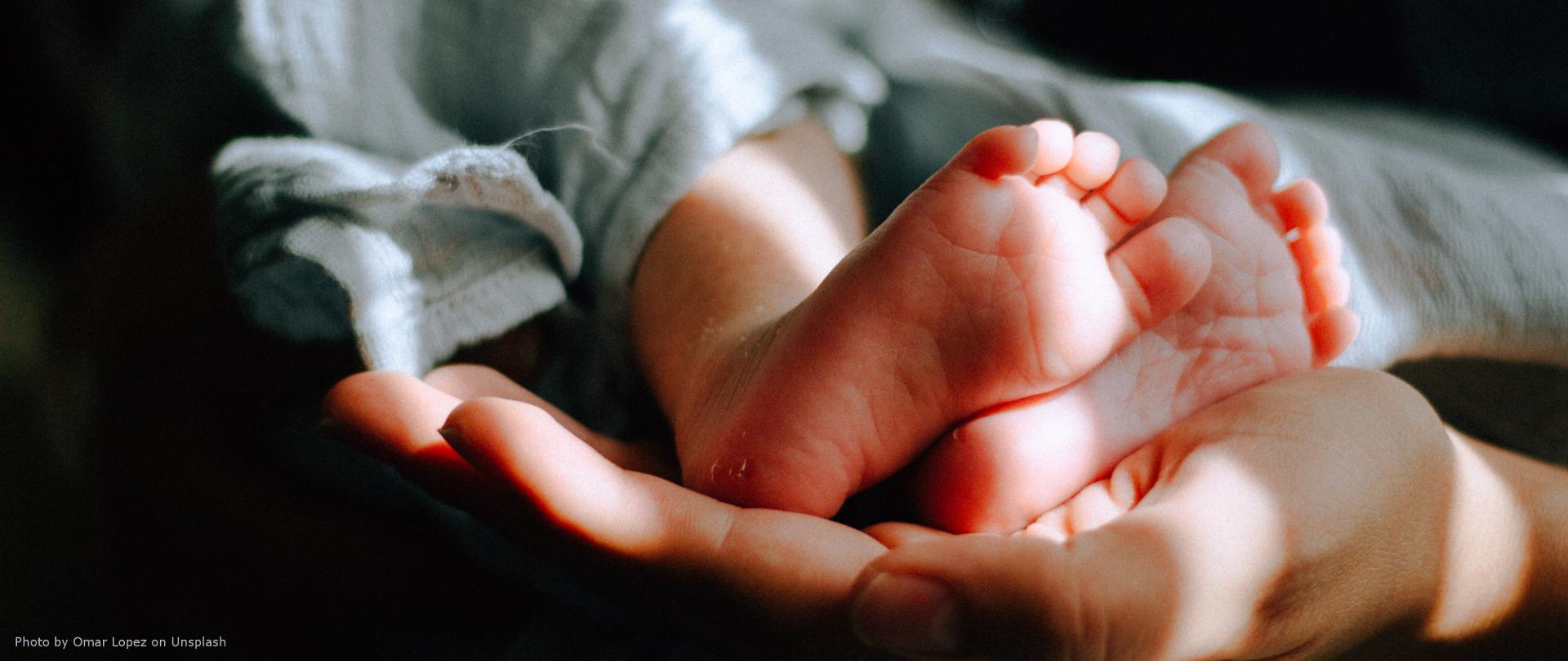 Nóżki noworodka
