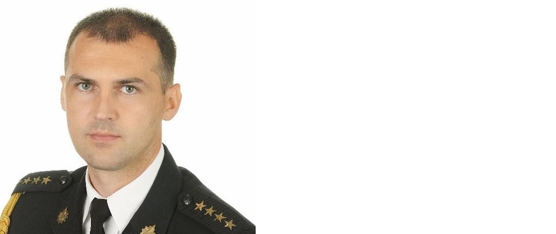 Zdjęcie portretowe st. kpt. Marcina Błońskiego Zastępcy Komendanta Powiatowego PSP w Grójcu 