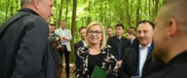 Ministra klimatu i środowiska Paulina Hennig-Kloska podczas ogłoszenia powołania setnego rezerwatu przyrody w ramach inicjatywy „100 rezerwatów na 100-lecie Lasów Państwowych”.