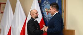 na zdjęciu widoczny Prezes Oddziału Powiatowego ZOSP w Tarnowie wraz z Zastępcą Prezydenta Miasta Tarnowa