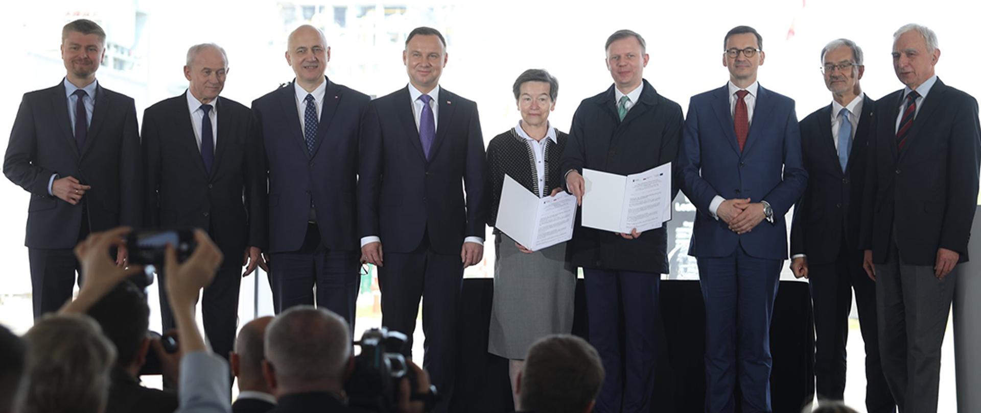 Prezydent Andrzej Duda, premier Mateusz Morawiecki oraz minister Joachim Brudziński w Świnoujściu.