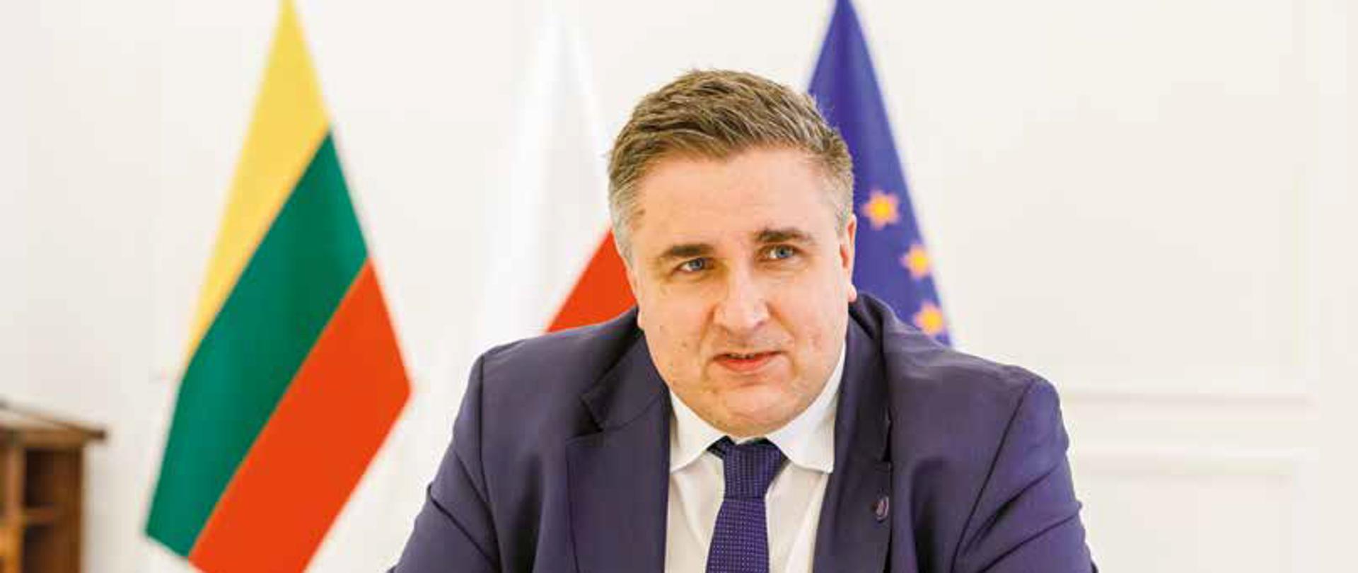 Andrzej Krzysztof DUDZIŃSKI
Chargé d'Affaires a.i.