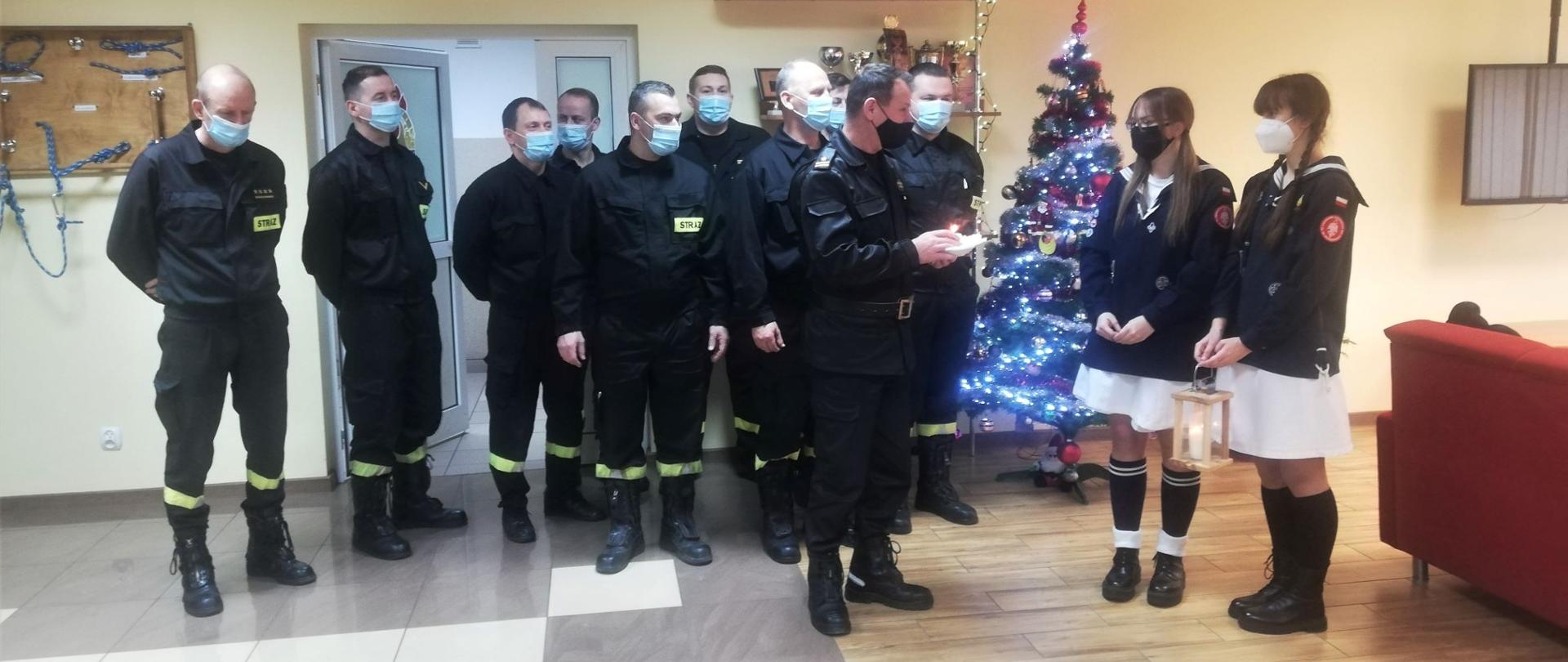 Betlejemskie Światełko Pokoju w Komendzie Powiatowej PSP w Mławie