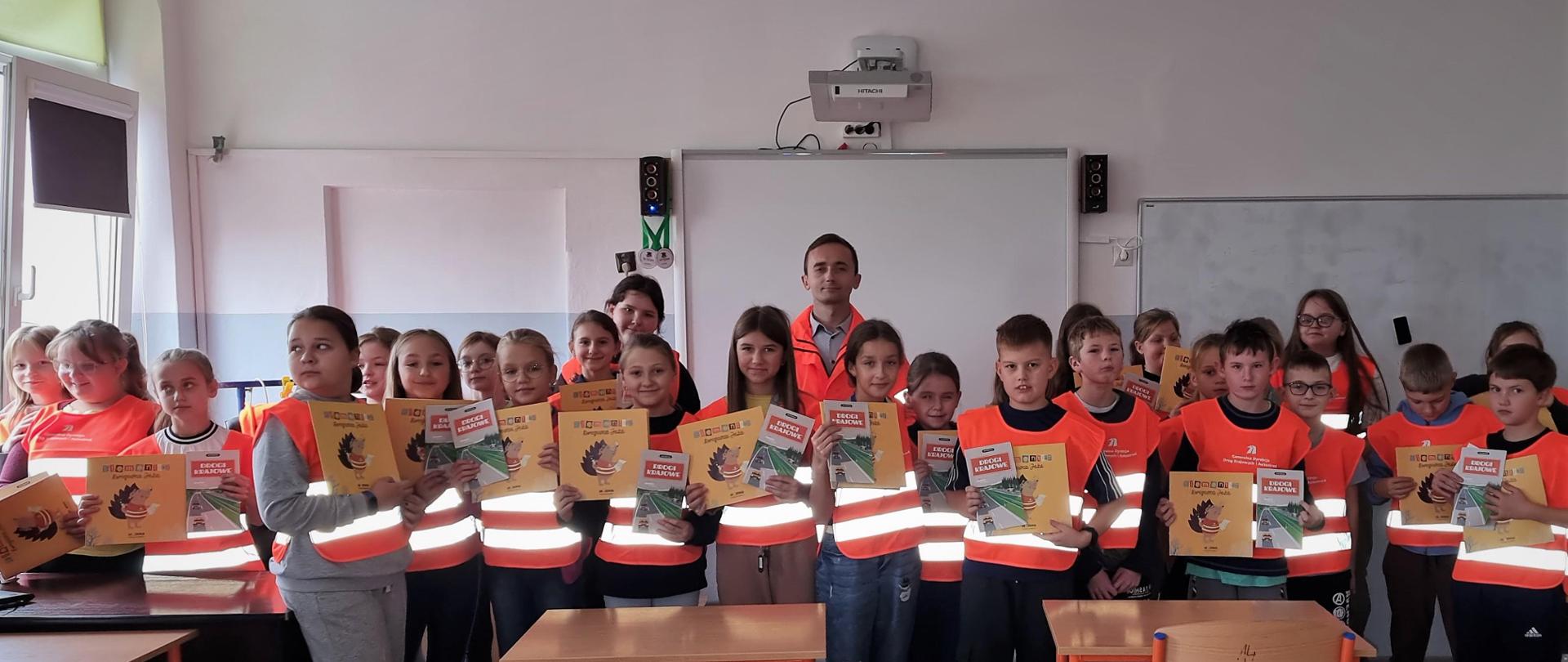 26 X 2023 r. Spotkanie z dziećmi SP w Dobrzyniu nad Wisłą