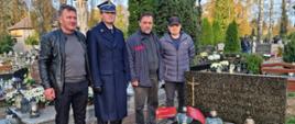 Strażacy składający hołd świętej pamięci Anatolowi Łukowskiemu
