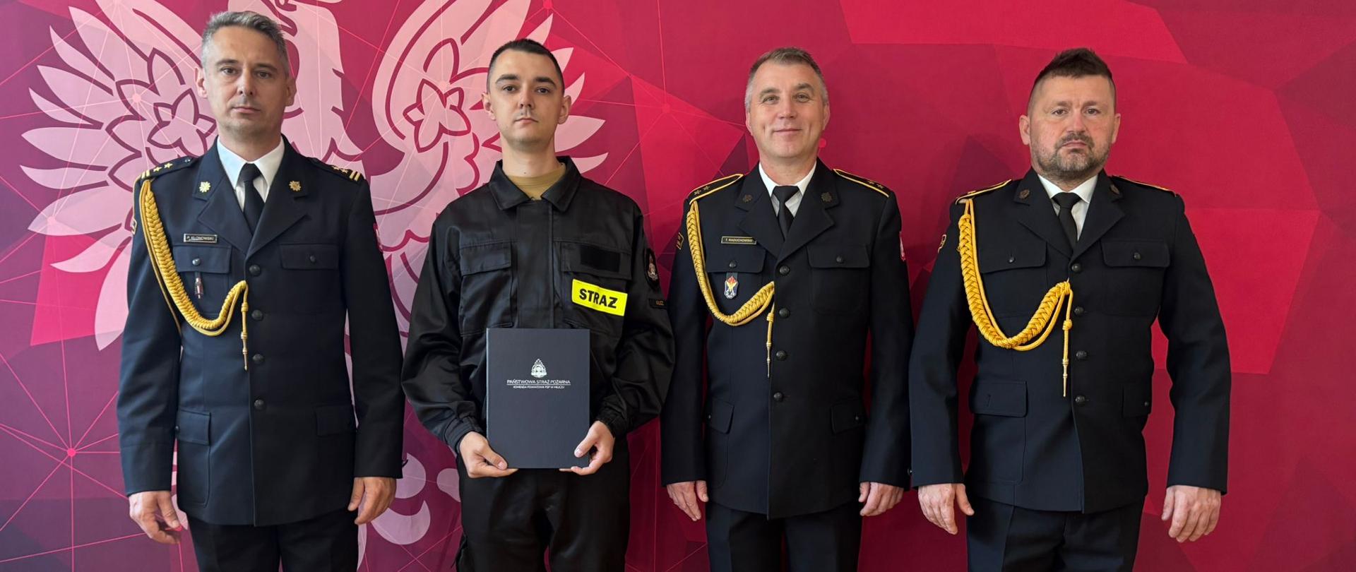 Ślubowanie nowo przyjętego funkcjonariusza w KP PSP w Miliczu