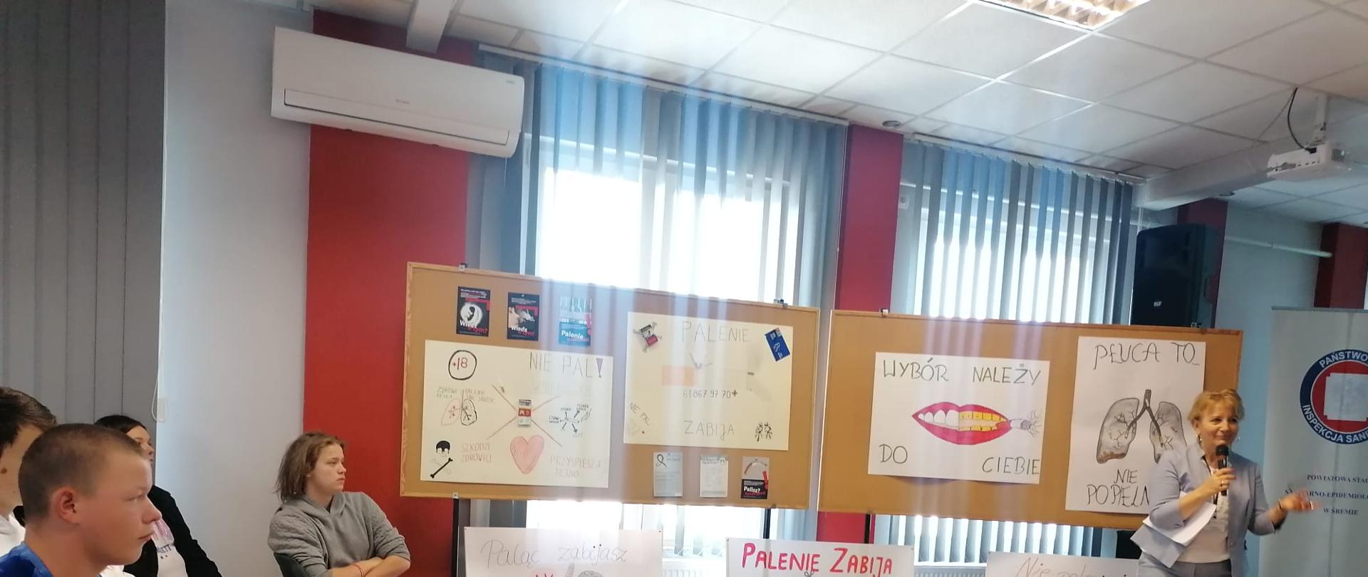 Zdjęcie z wizyty w szkole.