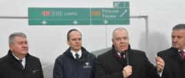 Wicepremier Jacek Sasin wraz z wiceministrem infrastruktury Rafałem Weberem wzięli udział w otwarciu drogi S17 odc. Kołbiel - Garwolin