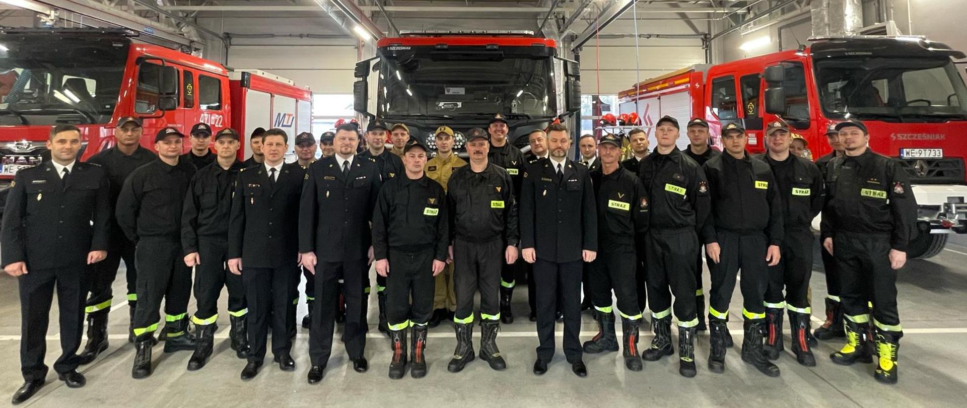 Pożegnanie ze służbą strażaków JRG Legionowo