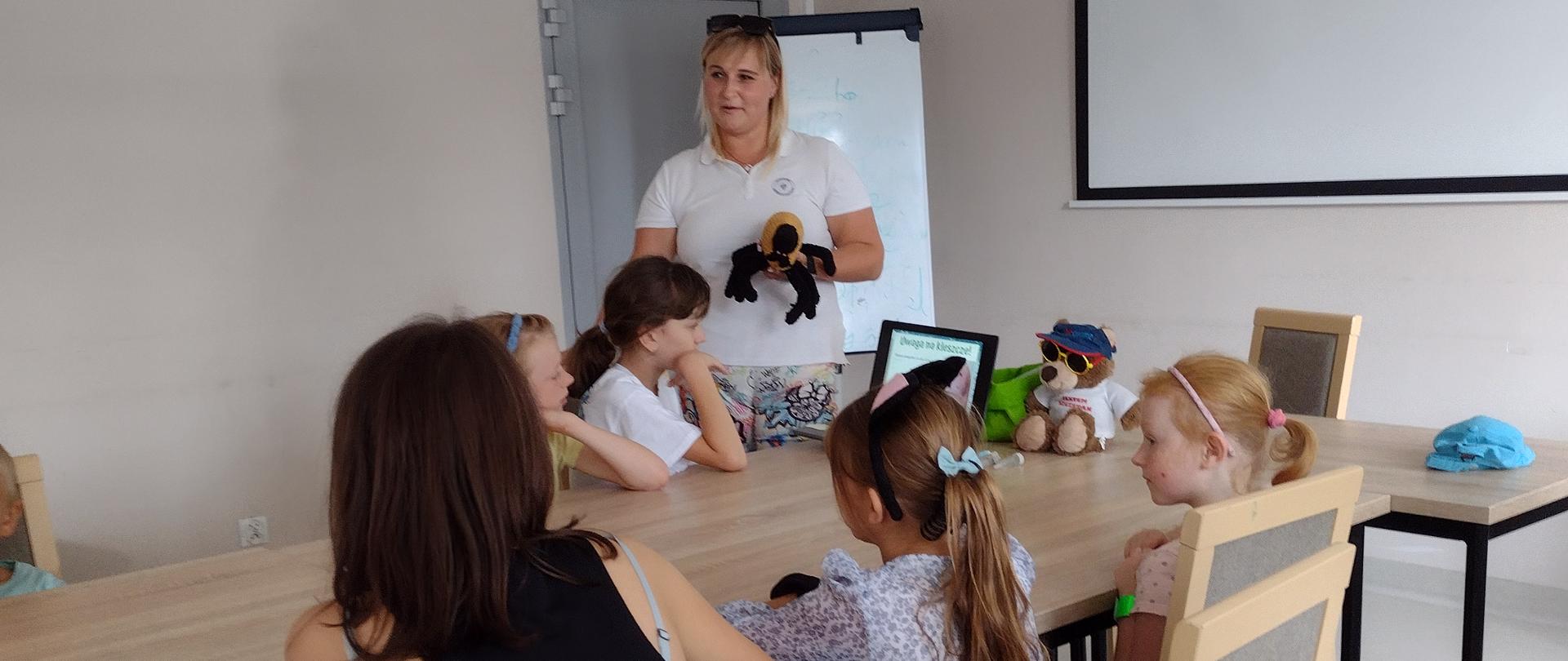 Zajęcia edukacyjne dla dzieci z Klubu Integracyjnego "Promyk" w Piekarach Śląskich