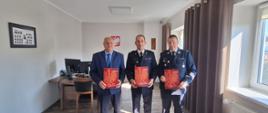 Trójstronne porozumienia zostały podpisane przez Komendanta Powiatowego PSP w Żywcu, Wójta Gminy Koszarawa oraz Prezesa OSP Koszarawa
