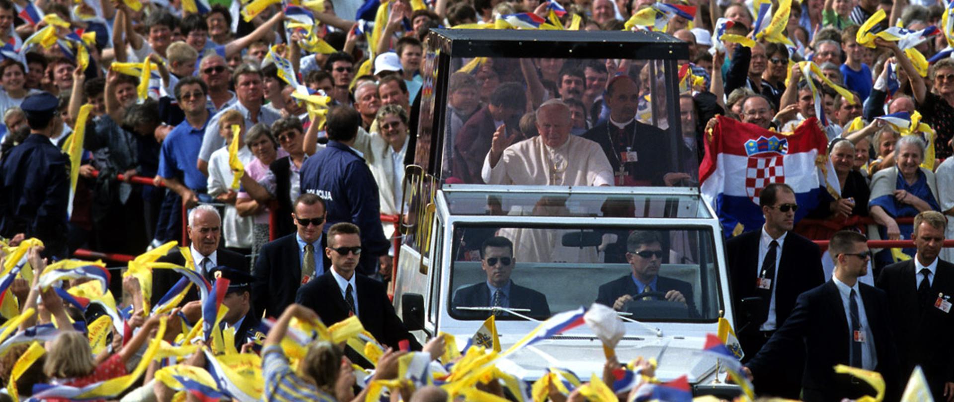 19.09.1999 Maribor, Slovenia. Santa Messa e Beatificazione di Anton Martin Slomsek, primo Vescovo di Maribor ( 1800-1862 ).