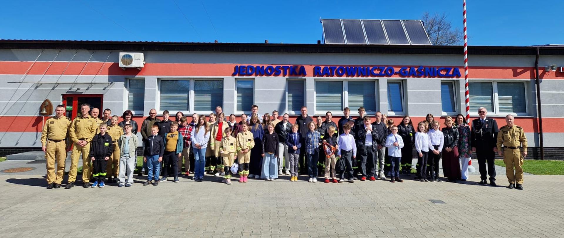 Zdjęcie grupowe uczestników OTWP