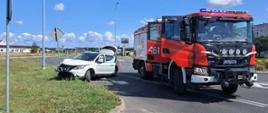 Kolizja dwóch samochodów osobowych na skrzyżowaniu ulicy Szarych Szeregów i Wojska Polskiego w Inowrocławiu