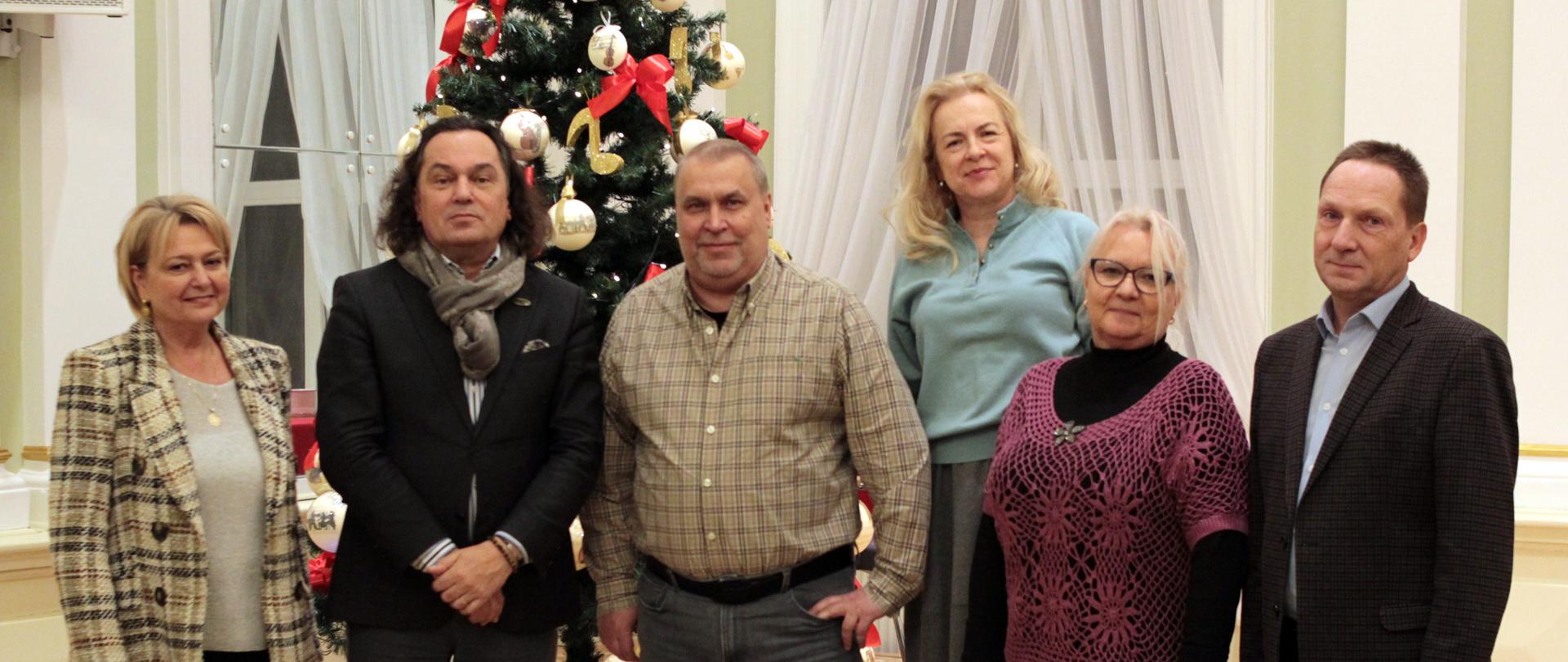 Kadra ZPSM wraz z prowadzącym warsztaty