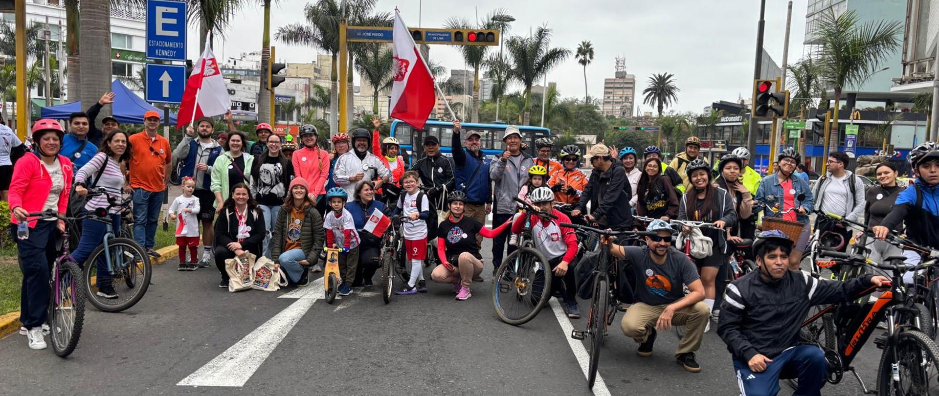 Przejazd rowerowy w Limie z okazji Światowego Dnia Roweru