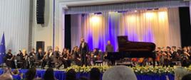 Wojciech_Waleczek-koncert_w_Narodowym_Konserwatorium_Uzbekistanu_z_okazji_obchodów_Dnia_Europy_2