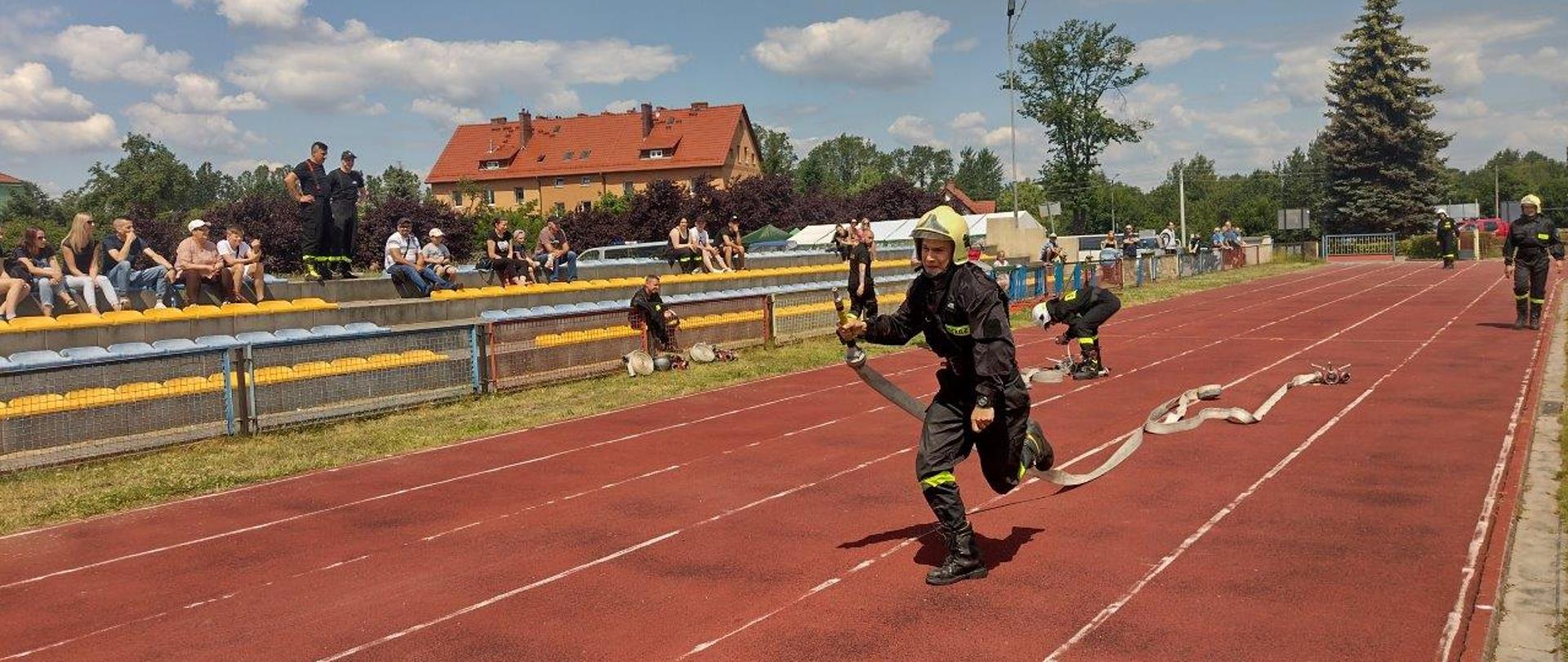 Powiatowe zawody sportowo – pożarnicze OSP i MDP 2022 - sztafeta pożanicza