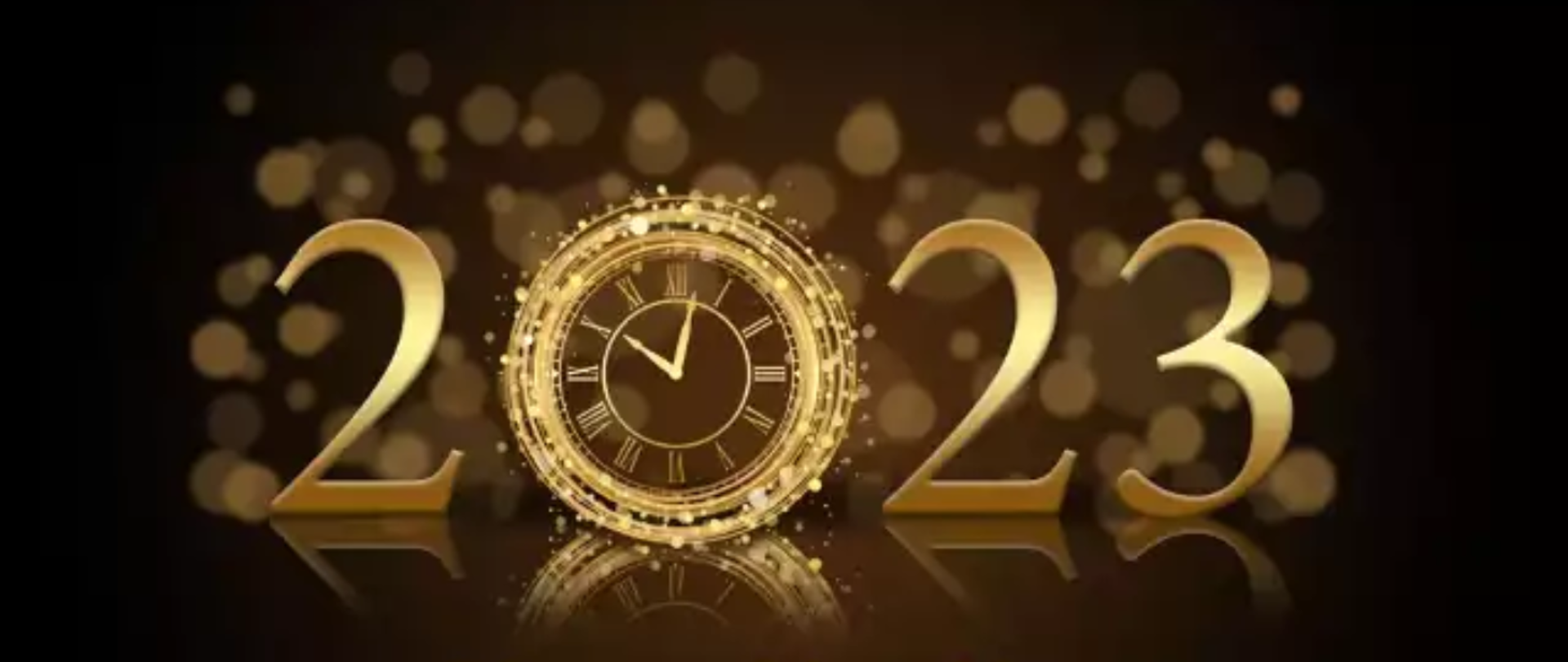 Na czarnym tle cyfry 2023. Cyfry w kolorze złotym. Zero ma kształt zegara ze wskazówkami.