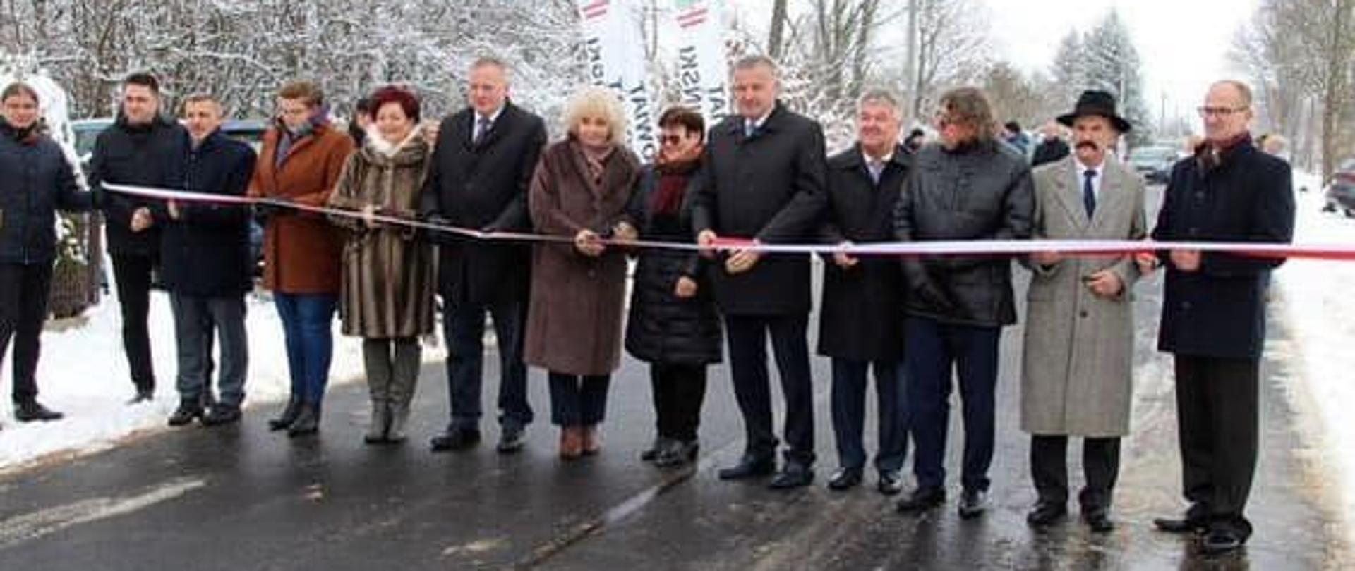 Gmina Borowie: Uroczyste otwarcie przebudowanej drogi powiatowej