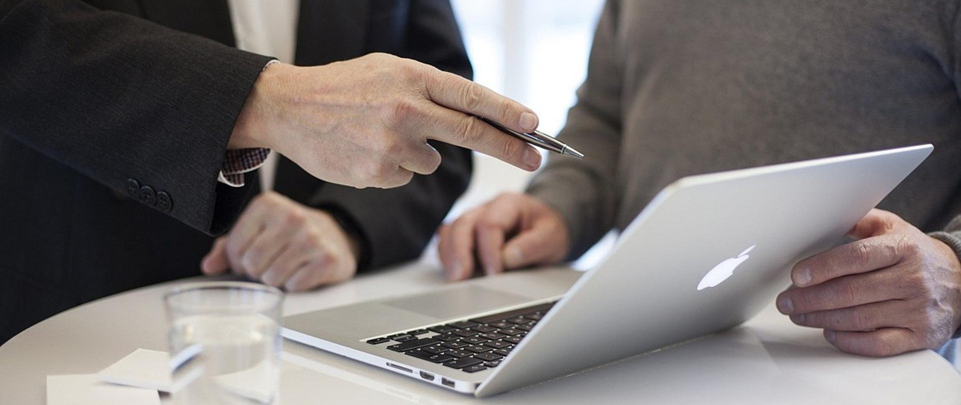 Konsultacje i prezentacja projektu serwisu w ramach „Cyfryzacji procesu inwestycyjnego”