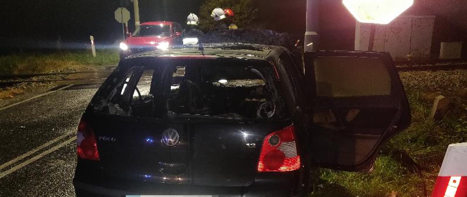 Pożar samochodu osobowego przed przejazdem Budzieszowice - Łambinowice