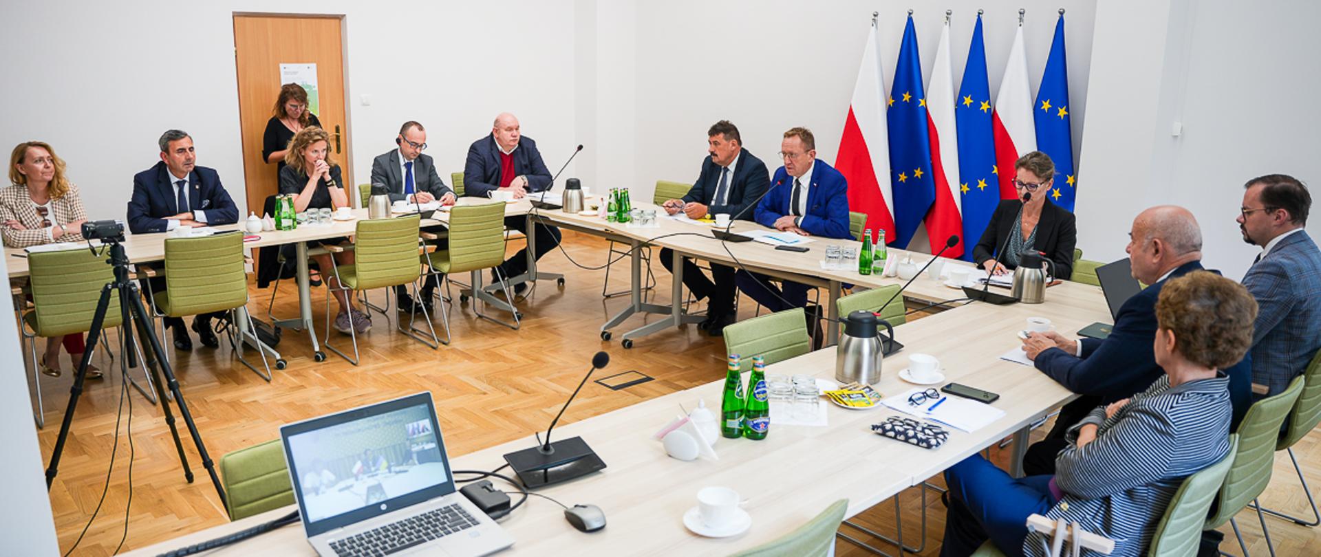 Spotkanie on-line ministra Roberta Telusa z ministrem polityki rolnej i żywnościowej Ukrainy Mykołą Solskim (fot. MRiRW)