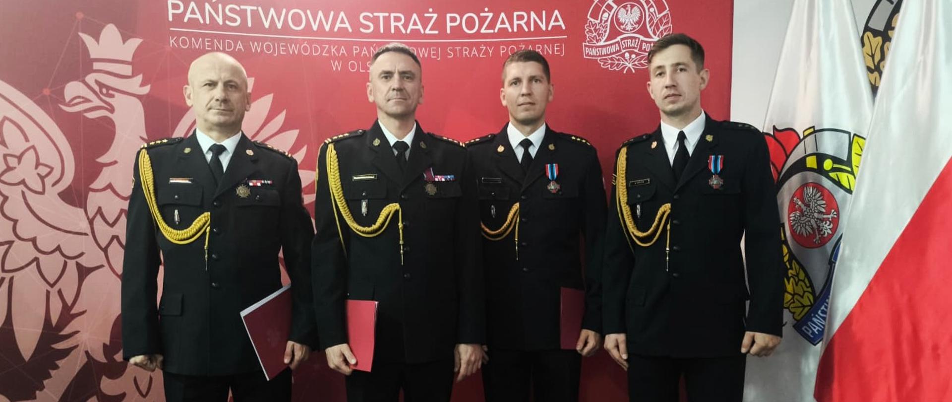 uroczysta zbiórka z okazji 107. rocznicy odzyskania przez Polskę niepodległości