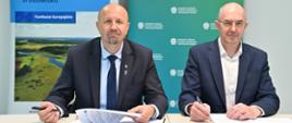 Robert Gajda, Zastępca Prezesa Zarządu NFOŚiGW podczas podpisywania umowy.