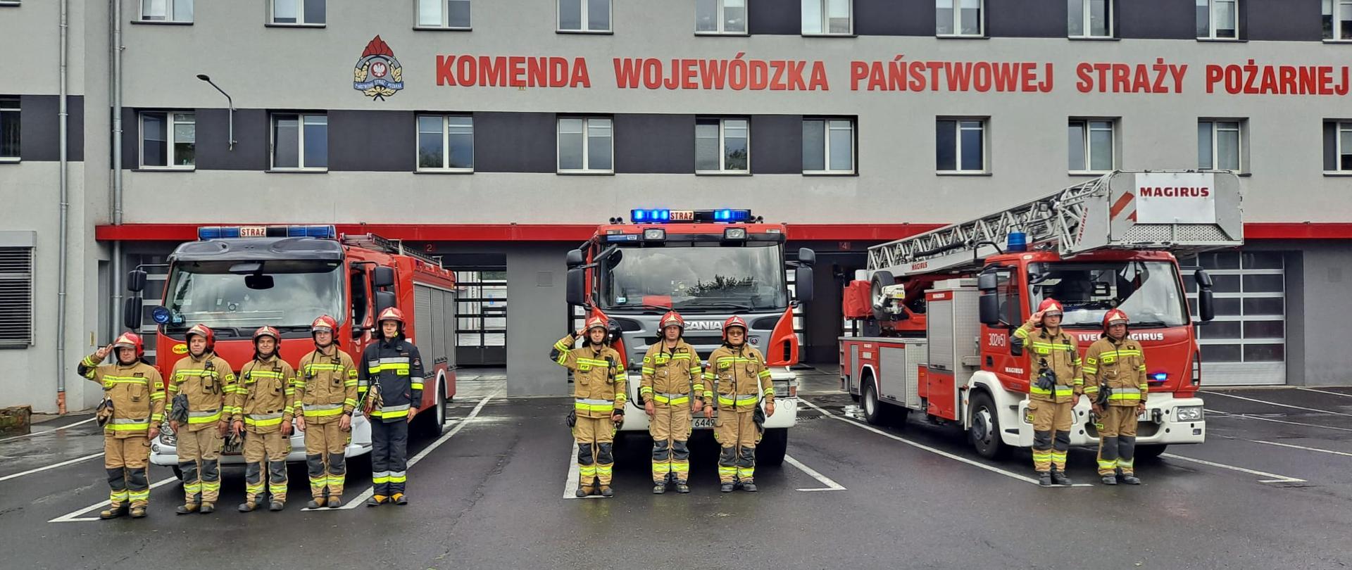 Strażacy z Jednostek Ratowniczo-Gaśniczych naszej komendy uczcili 78 rocznicę wybuchu Powstania Warszawskiego