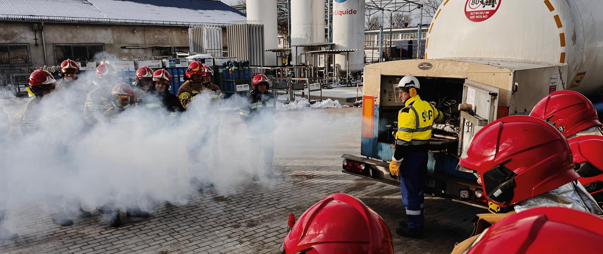 SZKOLENIE SPECJALISTYCZNE Z ZAKRESU TRANSPORTU TOWARÓW NIEBEZPIECZNYCH