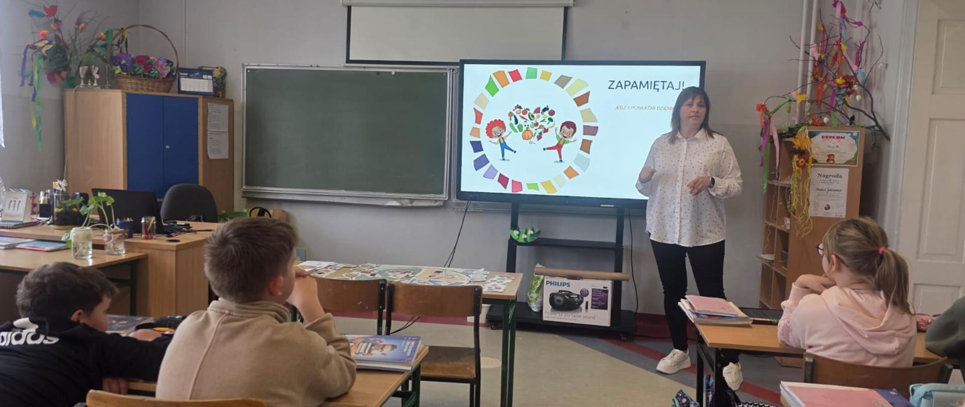 „Talerz zdrowego żywienia” – zajęcia w Szkole Podstawowej w Koźminku