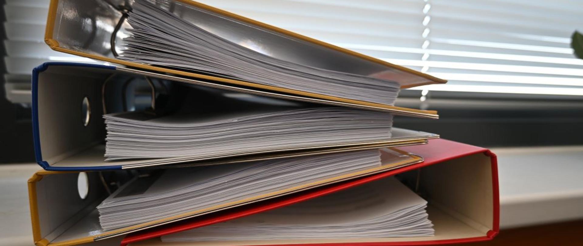 segregatory z dokumentami