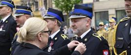 st. ogn. Krzysztof Krzyżak odznaczony Krzyżem Zasługi za Dzielność