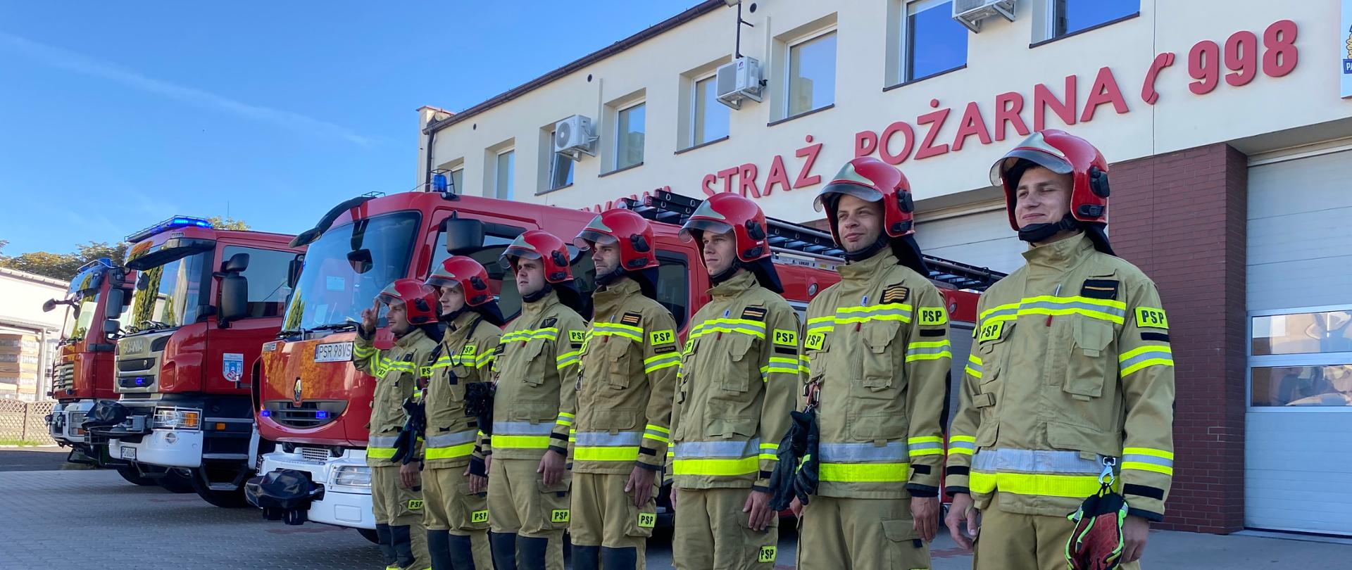 ŚREDZCY STRAŻCY ODDALI HOŁD TGICZNIE ZMARŁEMU FUNKCJIONARIUSZOWI KG PSP