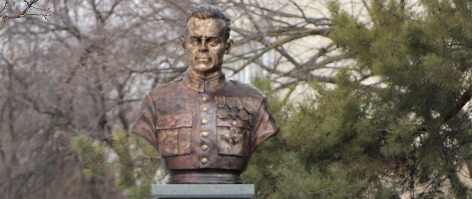 Witold Pilecki lovassági kapitány szobrának avatása Balatonbogláron