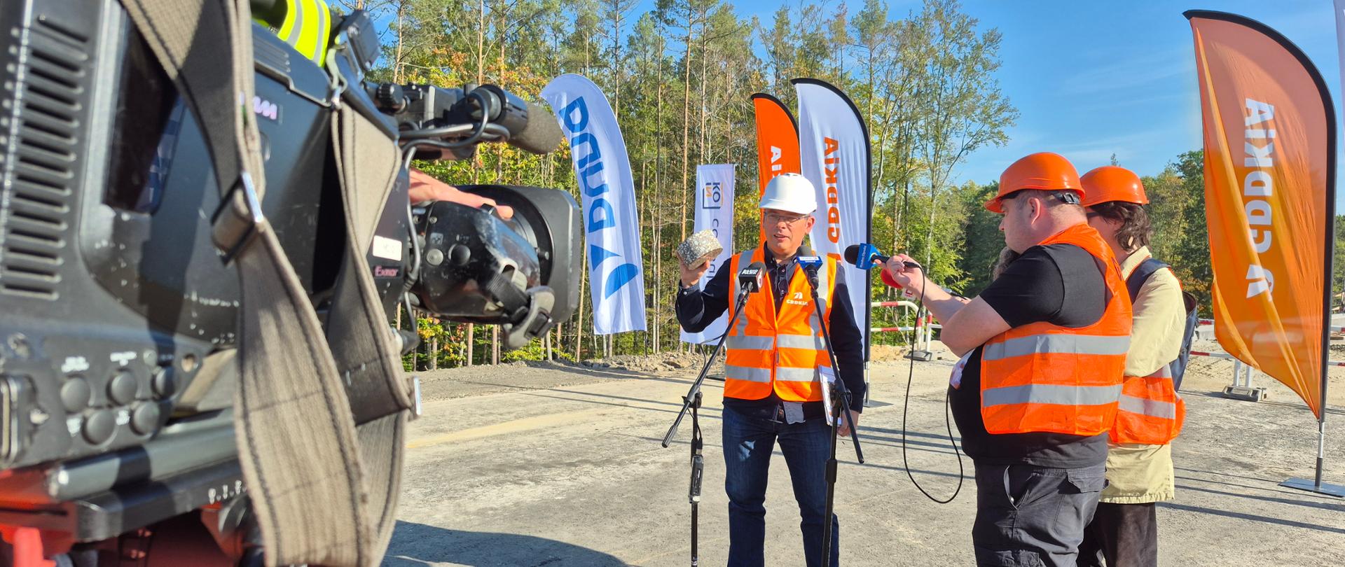 Wizyta dziennikarzy na rozbudowie DK45