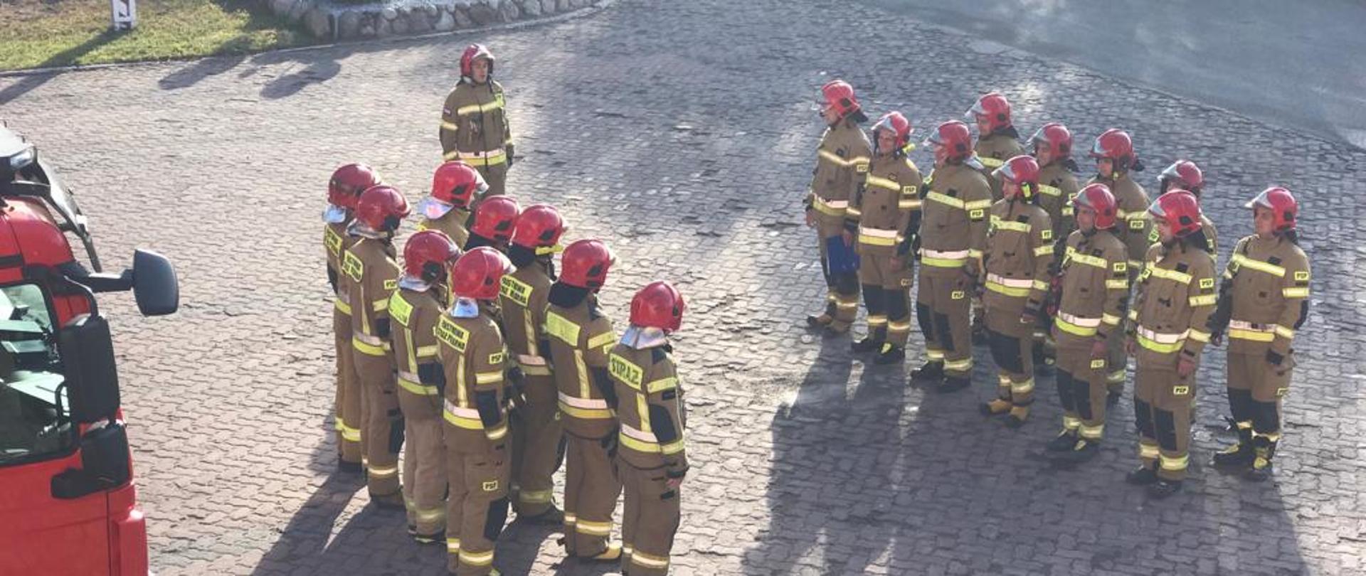 Minuta ciszy dla tragiczne zmarłego strażaka. JRG-2 Koszalin