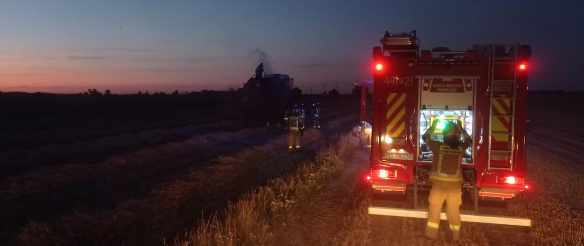 pożar kombajnu w Łubnicy