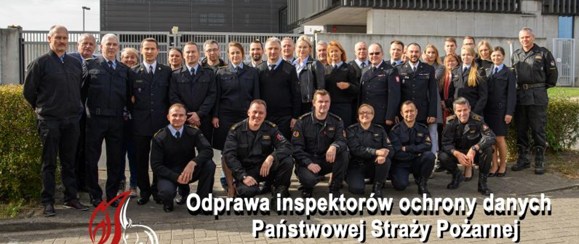 Zdjęcie grupowe uczestników konferencji