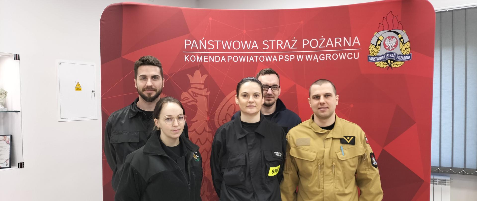 Na zdjęciu widać druhów OSP, którzy ukończyli szkolenie z zakresu KPP