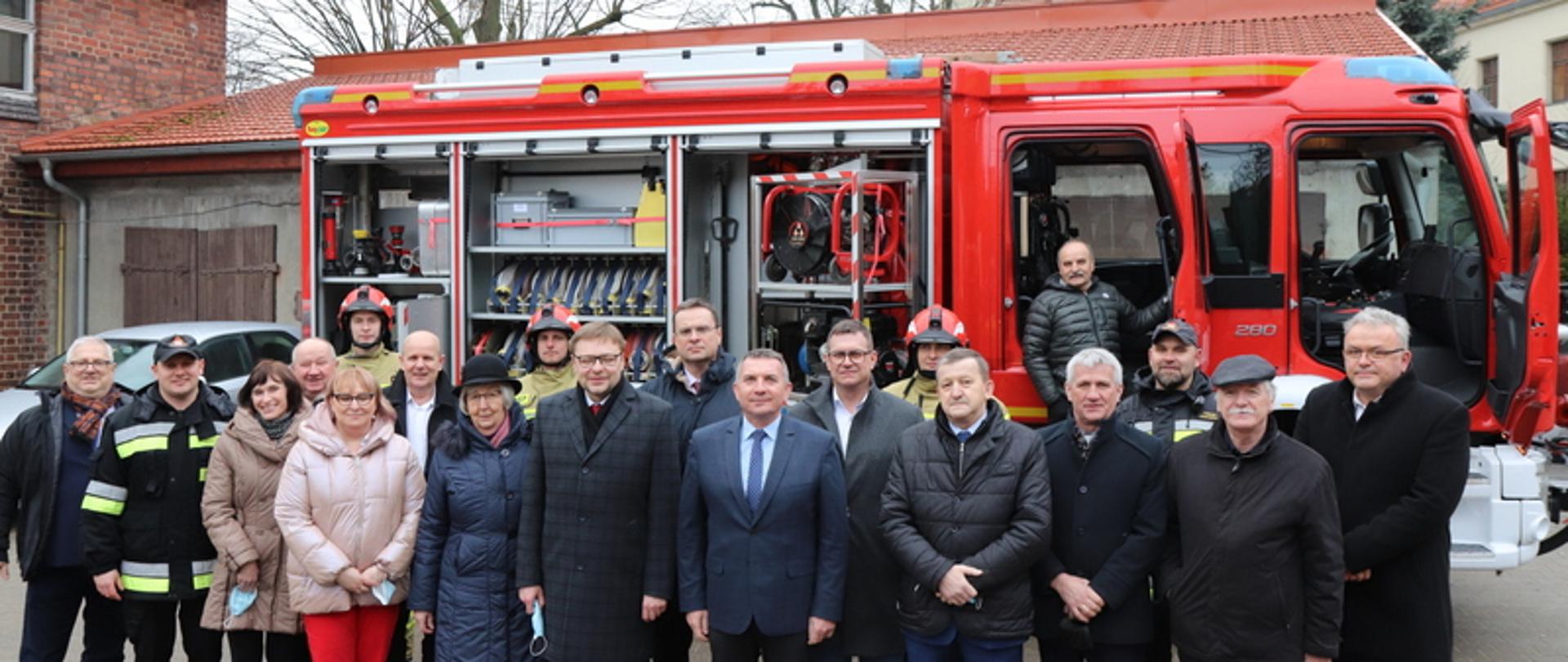Prezentacja nowych samochodów Radnym Powiatu Grodziskiego