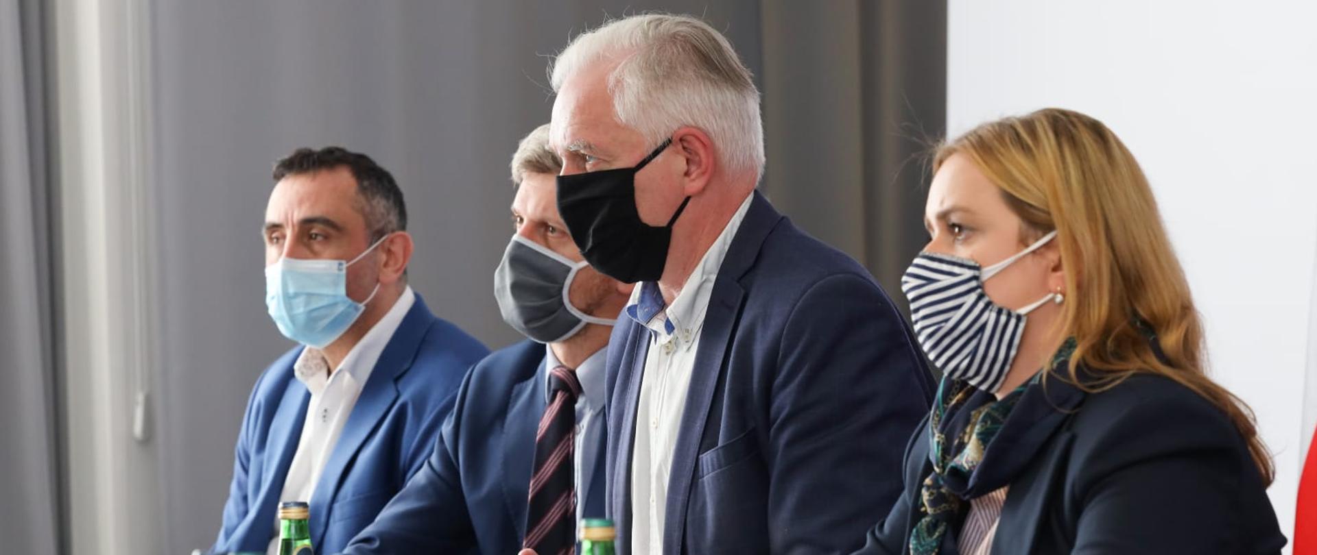 Wicepremier Jarosław Gowin i wiceminister Olga Semeniuk.