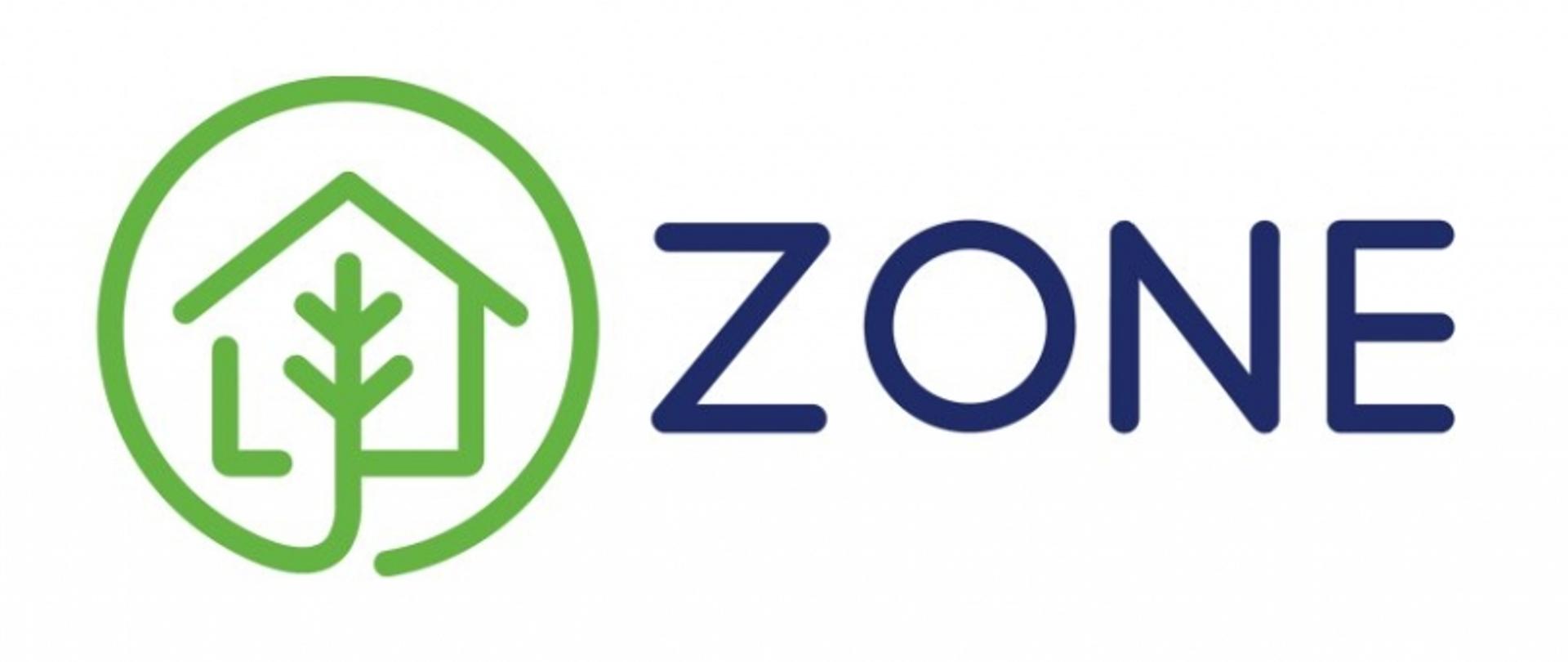 Zielone logo z domem i drzewem oraz napis „ZONE” w niebieskim kolorze.